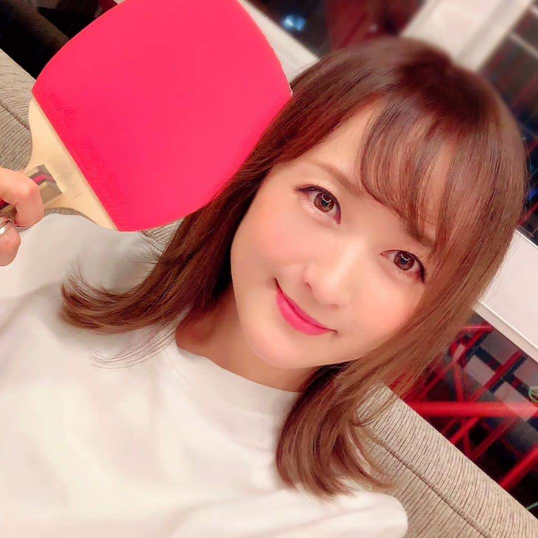 小松彩夏さんのインスタグラム写真 - (小松彩夏Instagram)「昨日はカレンダー制作チームみんなで卓球大会🏓﻿ ﻿ 先日、ストーリーに卓球動画をUPしたら﻿ 色んな方面から卓球のお誘いが...🤣🤣🤣笑﻿ ﻿ 卓球大好きなので、みんなで大爆笑しながら卓球が出来るのが本当に嬉しい🥰﻿ ﻿ 昨日もひたすら笑いが止まらなかった😂😂😂﻿ ﻿ 身体を動かした後は美味しい焼肉を食べに渋谷の道玄坂にある『どうげん』さんへ🥩﻿ ﻿ 一汗かいたあとのお肉は一段と美味しかったです‼️卓球も焼肉もまた行きたいなぁ💕﻿ ﻿ 1枚目の写真なんの瞬間やろ🤪笑﻿ ﻿ #卓球 #卓球部 #焼肉部 #課外活動 #どうげん #渋谷 #SHIBUYA #道玄坂 #焼肉 #肉 #肉好き #美味しい #嬉しい #幸せ #誕生日 #幸せ #food #yummy #美味しい #コマログ﻿ ﻿ ﻿」2月13日 22時28分 - official_ayaka_502