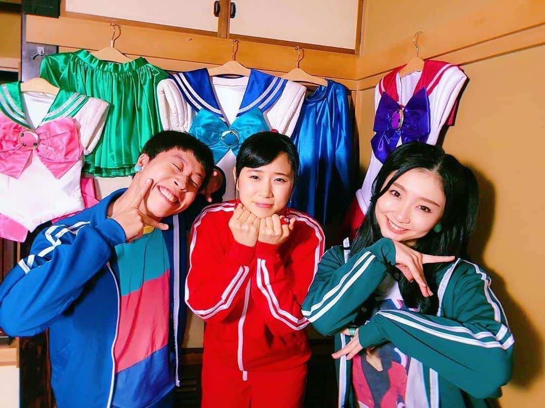 まりゑさんのインスタグラム写真 - (まりゑInstagram)「続編決定‼️🦄奇跡‼️奇跡‼️奇跡キターーーーー💙❤️💚‼️ NHK『不可避研究中』に、また【美少女戦士レイワヤン】大登場致します💕嬉しみ溢れるこの表情✨ 不可避研究中の公式Twitterで、毎週木曜日にじゃんじゃん配信されます‼️地上波での放送は《2月28日（金）》‼️ それまでは、不可避研究中のTwitterでお楽しみください✨ 今回のテーマは『#外国人とニッポン 』 どんな会話劇が織り成されるのか✨お楽しみに‼️ #美少女戦士レイワヤン  左から #火山功士 #ダヨン #💙 #河邑ミク #ヤンカ #❤️ #まりゑ #ユエニ #💚 #やる気あり美 #太田尚樹  #不可避研究中 #外国人とニッポン #2月28日 #放送」2月13日 22時52分 - manmarumarie