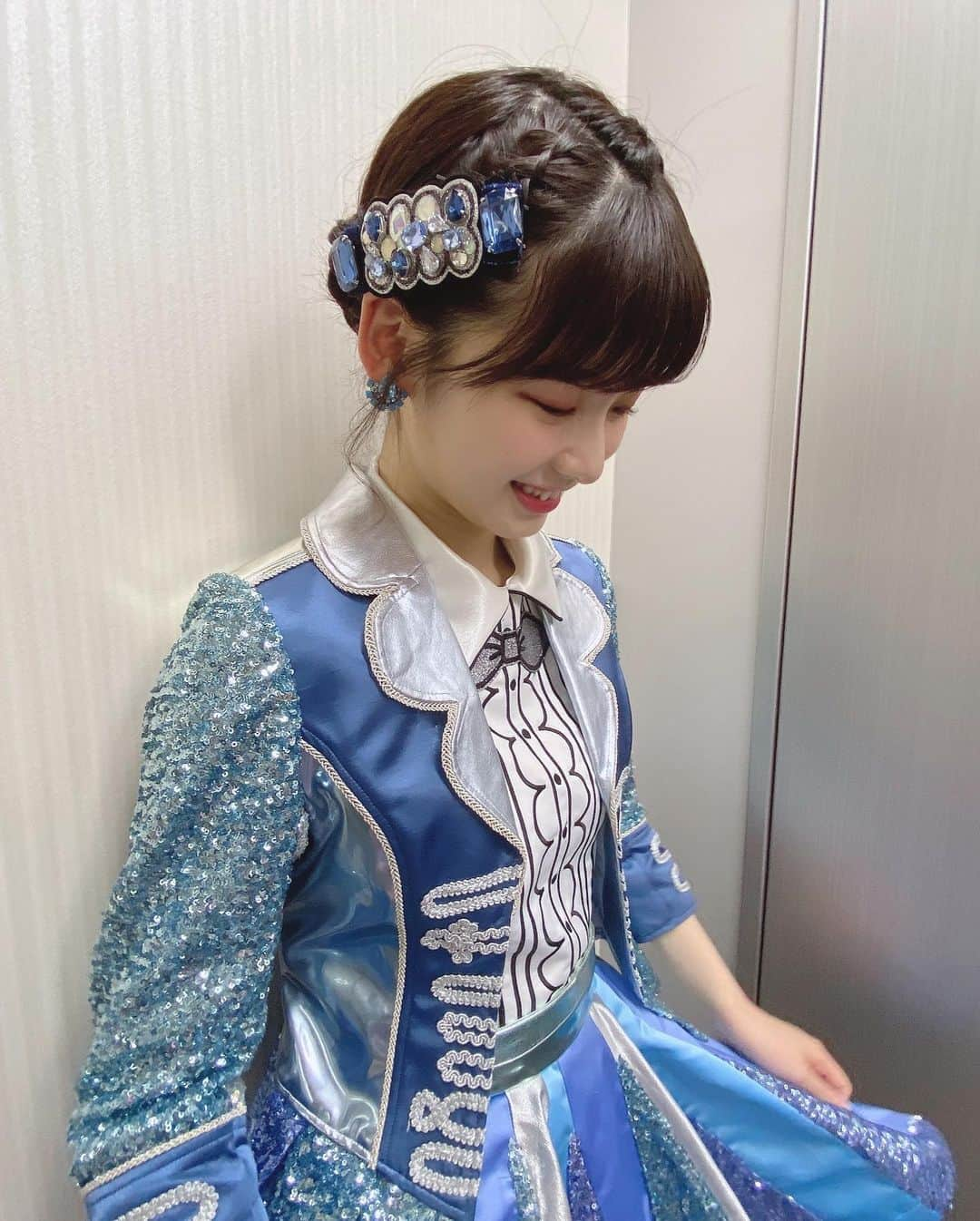 浅井七海さんのインスタグラム写真 - (浅井七海Instagram)「.﻿ キラキラ衣装かわいい 〜💎✨🥺﻿ ﻿ The glittering stage costume is very cute ~💎✨🥺﻿ ﻿ #キラキラ #glitter #衣装﻿」2月13日 22時57分 - naamin48_