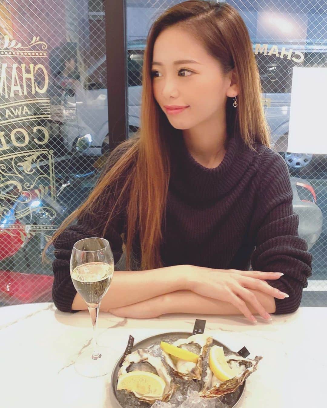 𝐀𝐬𝐚𝐤𝐮𝐫𝐚𝐌𝐢𝐰𝐚 のインスタグラム：「🥂 牡蠣づくしのコース料理に合わせた COLLETを飲み比べ🤍🦪🍾 . . #champagne #collet #wine #oyster #seafood #yummy #dinner #tokyo #roppongi #六本木 #ディナー #シャンパン #コレ #飲み比べ #牡蠣 #牡蠣フライ #牡蠣のクリームパスタ #生牡蠣 #食べ比べ #おかわり #美味しい #食べるの大好き #AWAdining六」