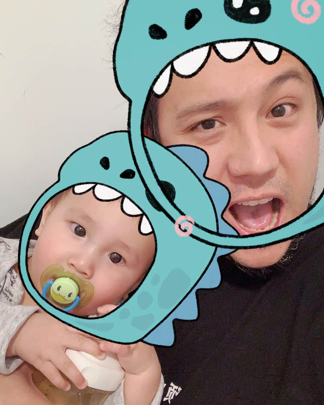 スティーブン・チョンのインスタグラム：「@cheungzivpo  我個仔自己開咗IG，大家過去搵下佢傾計啦！🤣🤣🤣🤣」