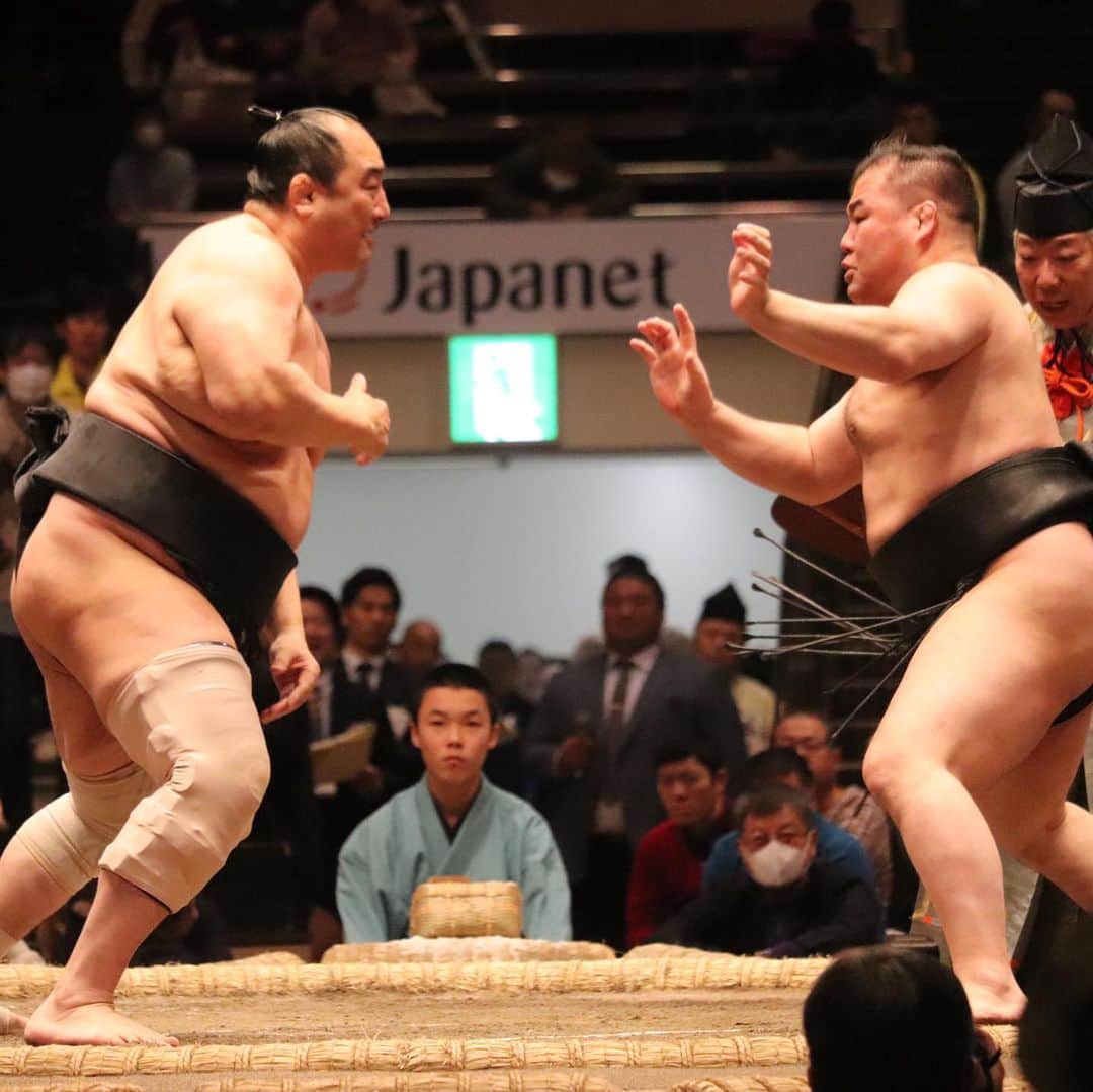 日本相撲協会さんのインスタグラム写真 - (日本相撲協会Instagram)「2月9日に開催された大相撲トーナメント。 本場所の本割では見られない白鵬-炎鵬の対戦。優勝は髙安。OB戦もありました。  @sumokyokai﻿ #大相撲﻿ #sumo﻿ #相撲 ﻿ #力士﻿ #お相撲さん﻿ #japanphoto﻿ #sumowrestlers﻿ #japanculture #翔天狼　#天鎧鵬 #安美錦　#里山　#琴欧洲　#大道　#親方　#白鵬　#炎鵬　#髙安」2月13日 23時23分 - sumokyokai