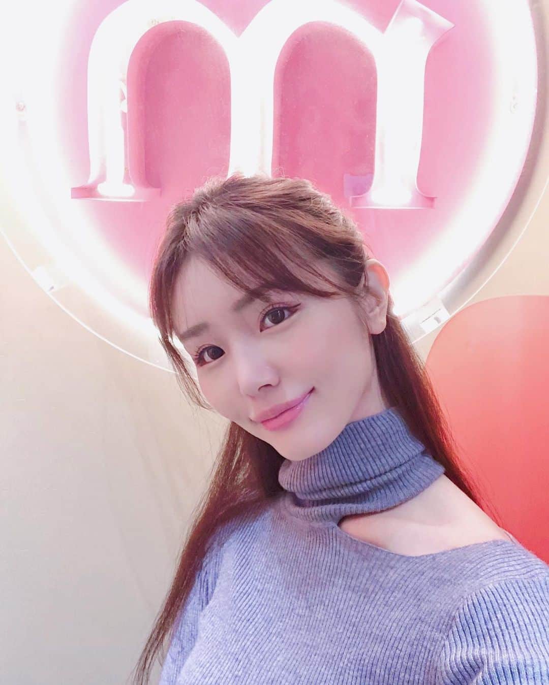 のインスタグラム：「. 빨리 가고 싶어...🥺✨ . 今月は仕事もプライベートも楽しみが たくさんある😌😌😌 充実、、、💕 . #カフェ巡りが好き #カフェスタグラム #映えカフェ #早く行きたい #韓国 #あれとそれとこれと食べたい #もぐもぐ #食べることで頭がいっぱい #困った🥺 #한국여행  #카페스타그램 #먹스타그램 #팔로우 #팔로미 #좋아요 #소통」