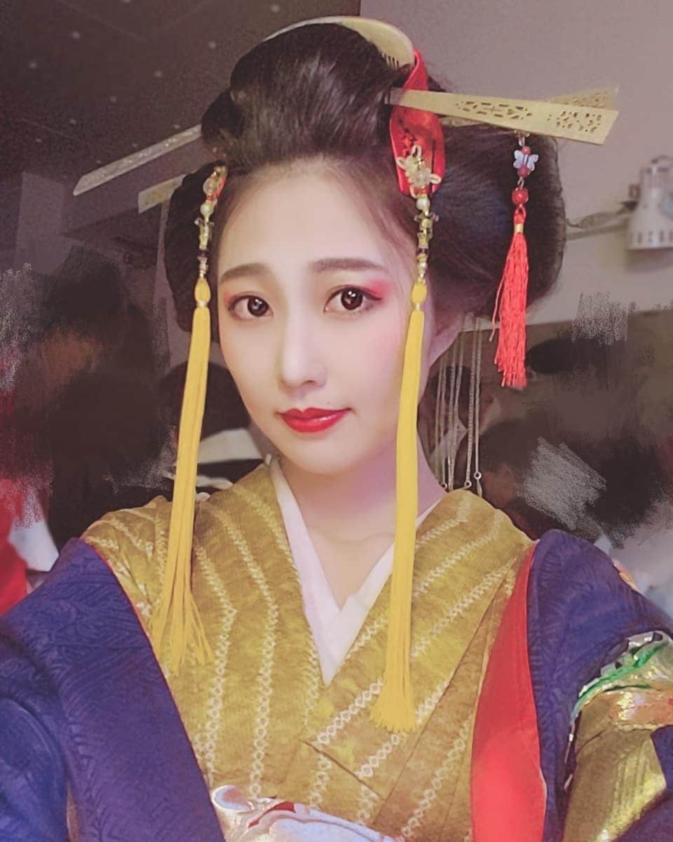 橘亜李彩のインスタグラム：「舞台「さくらば～絆、果たせぬ誓い～」 無事初日あけました！ ほんとにたくさんの嬉しい感想をいただけて幸せです！ 結局今日も満席だったそうで、、 ありがたいことです😭😭 土日の公演も全て完売しているので、残りは明日14日と千秋楽の17日しかありませんが、是非急遽でもリピートでも来てもらえたらと思います！ . . . . . #さくらば #時代劇 #エンタメ #花魁 #遊郭 #着物 #結髪 #japanese」