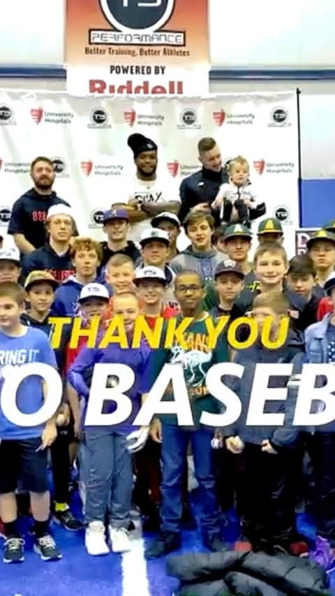 ライアン・ルアのインスタグラム：「@whiteteebhf with the brilliant idea 🤯@linodeshields @baseball_lifestyle101 and @eastonbaseball were a huge hit with the kids and northeast Ohio community ⚾️ Glad to have helped you all out and make this possible❗️Thanks to @jsudbrook for the planning process and everyone that was involved...tag yourselves and repost this video 🎥 @t3.elite.baseball @t3performance @jpdibiasio @gavin_ehrhardt23 @jshap101 @jgerson101 @coachbeck00 #baseball #lifestyle #Ohio #cleveland #indians #workout #meetandgreet #pro #repost #community」