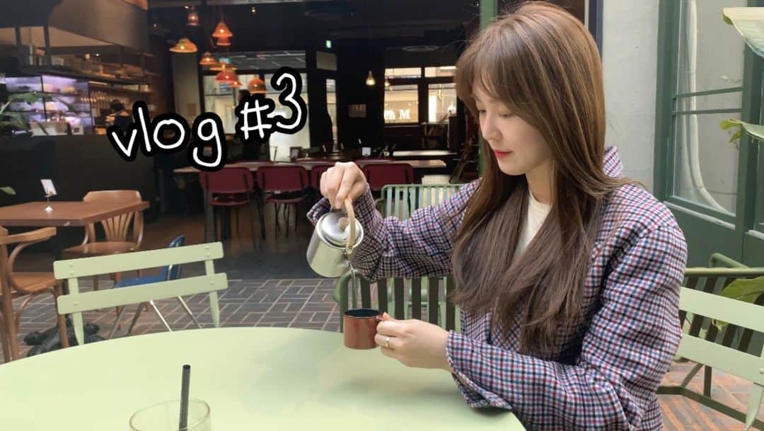 オ・ヨンギョン のインスタグラム：「발렌타인데이에 올리는 브이로그 ep3 심심하실때 한번 보러가주세요🥰 . . Vlog on valentine’s day English subtitle avaliable  Let’s go to watch❤️ . https://youtu.be/r4lTD24-6ms」