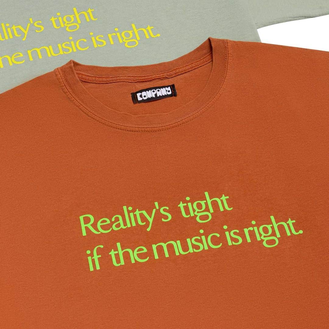 トロ・イ・モアのインスタグラム：「new reality shirts are now up :) clink da link」