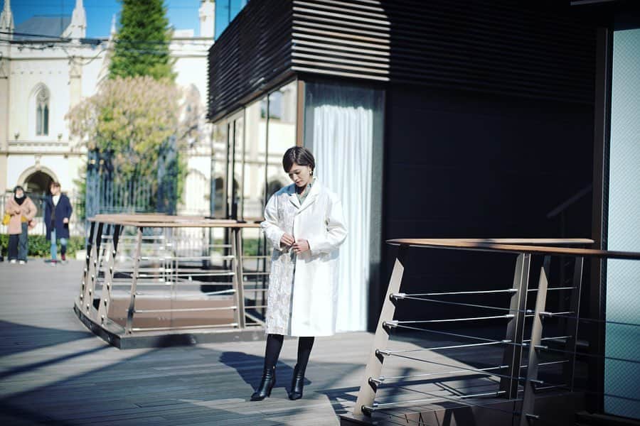 廣瀬規子さんのインスタグラム写真 - (廣瀬規子Instagram)「なんだか、春の様な暖かさ✨ ・ 白いコートが気になってしまう🙈💕 ・ ・ ※本日15:30〜お店におります🙋‍♀️✨ 珈琲豆とお洋服と共に、皆様をお待ちしております😊 ・ ・ #hamonclothes  #hamonomotesando  #coat  #fashion」2月14日 10時28分 - noriko_style