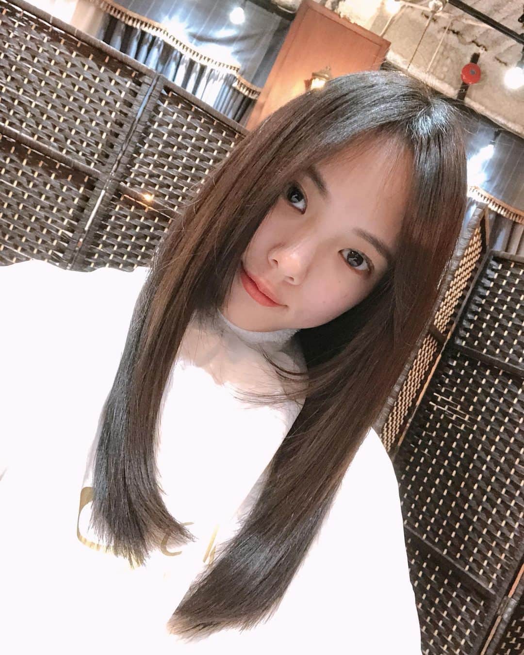 中山来未のインスタグラム：「Happy Valentine's Day 🍷 つるぴかになりました🧁 ヘアメンテナンス動画 IGTVもう少し待ってね 今撮影中の作品ではありえないくらいに豊富な経験をさせてもらってます🍯」