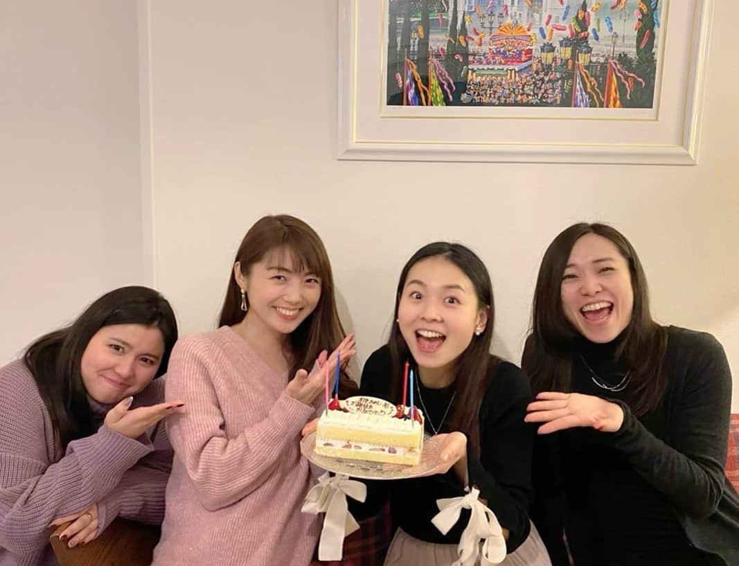 若井久美子さんのインスタグラム写真 - (若井久美子Instagram)「桃ちゃんお誕生日おめでとう🎈🎂 #大泰司桃子  #豊城礼 #天野朋子 #東宝ミュージカルアカデミー #10年以上のお付き合い #それぞれのステージで頑張ってる同期の活躍が嬉しいです」2月14日 10時42分 - wakai_kumiko