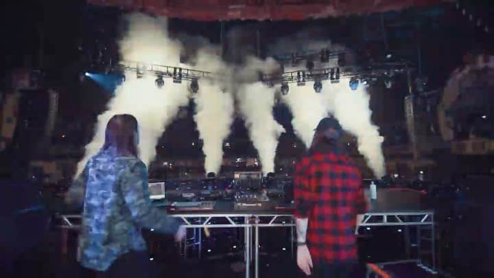 Zeds Deadのインスタグラム：「Hey @officialrezz 🤝 . . 📹 @rywuzhere」