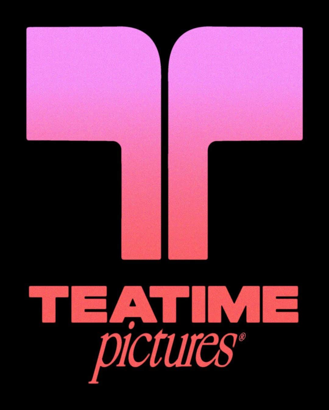 ダコタ・ジョンソンのインスタグラム：「I’m very thrilled to introduce my company TeaTime Pictures. TeaTime is an independent production company founded by me and my partner Ro Donnelly. With an eye towards producing refined, elevated, thought provoking content across all genres; TeaTime is a forward thinking and collaborative creative haven for likeminded artists. We aim to make great content with great people, for greatness sake! More soon. ⚡️」