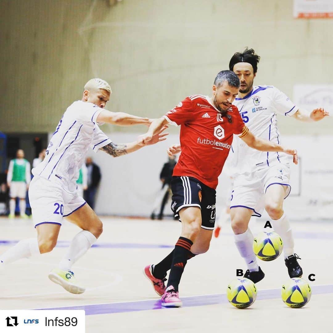 滝田学さんのインスタグラム写真 - (滝田学Instagram)「a?b?c?🤣🤣🤣 #Repost @lnfs89 with @get_repost ・・・ Which is the correct ball? ⚽️🤔 • #LNFS #RetoLNFS #futsalheart💙」2月14日 4時24分 - takita_manabu