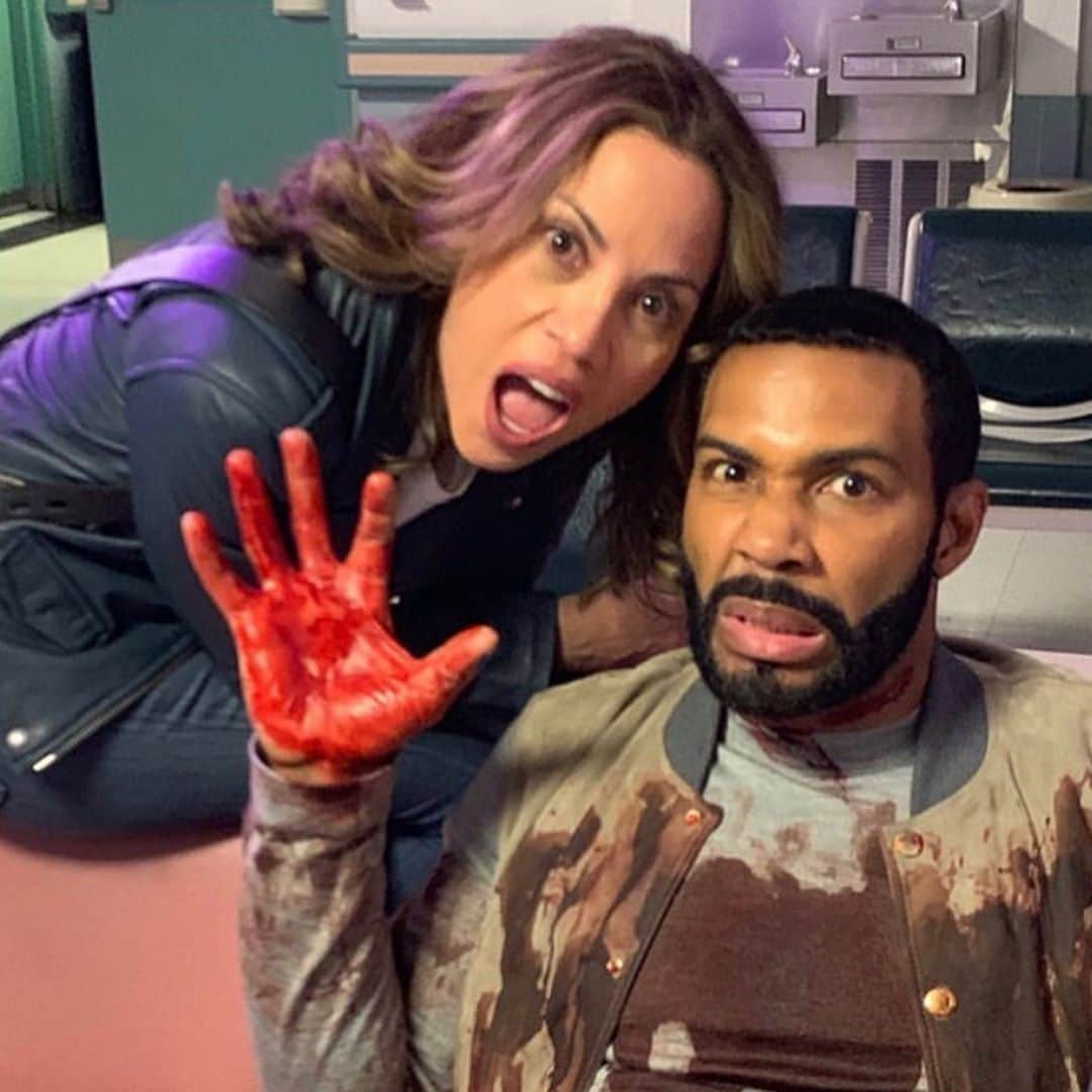 のインスタグラム：「I am so moved and grateful to have been part of the POWER family. I received so much support and love from  day 1 from the cast and crew and especially @courtneyakemp and @misslloren . I was always excited to return to this world as Angela’s sister. I made some dear friends along the way. Here are some pics from this last season. I always found time to laugh and be my silly self no matter what. THE HARDER I WORK THE HARDER I PLAY. #paz #power @power_starz (thank you @monica.c.mitchell for some of these great pics but mostly for your talent, heart and support...)」