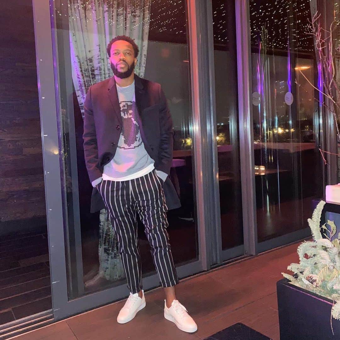ナサニエル・チャロバーのインスタグラム：「🗽💧」