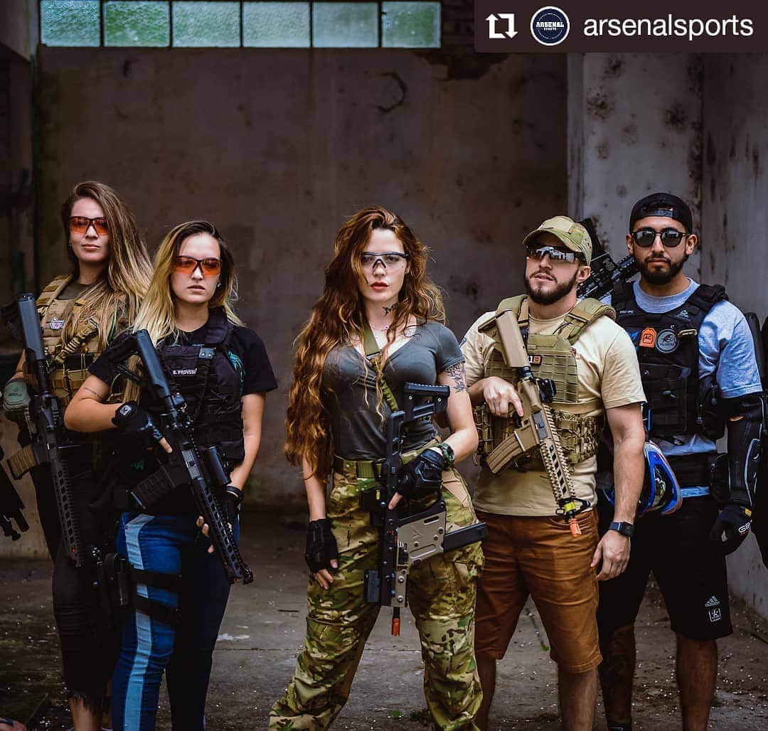 Anna Vargasさんのインスタグラム写真 - (Anna VargasInstagram)「Foto de @mrcsslvn_fotografia .  #Repost @arsenalsports • • • • • • Arsenal Sports  Quem disse que Airsoft é coisa só de homem? #airsoft #arsenalsports #ggarmament #krissvector」2月14日 6時01分 - myst.shots