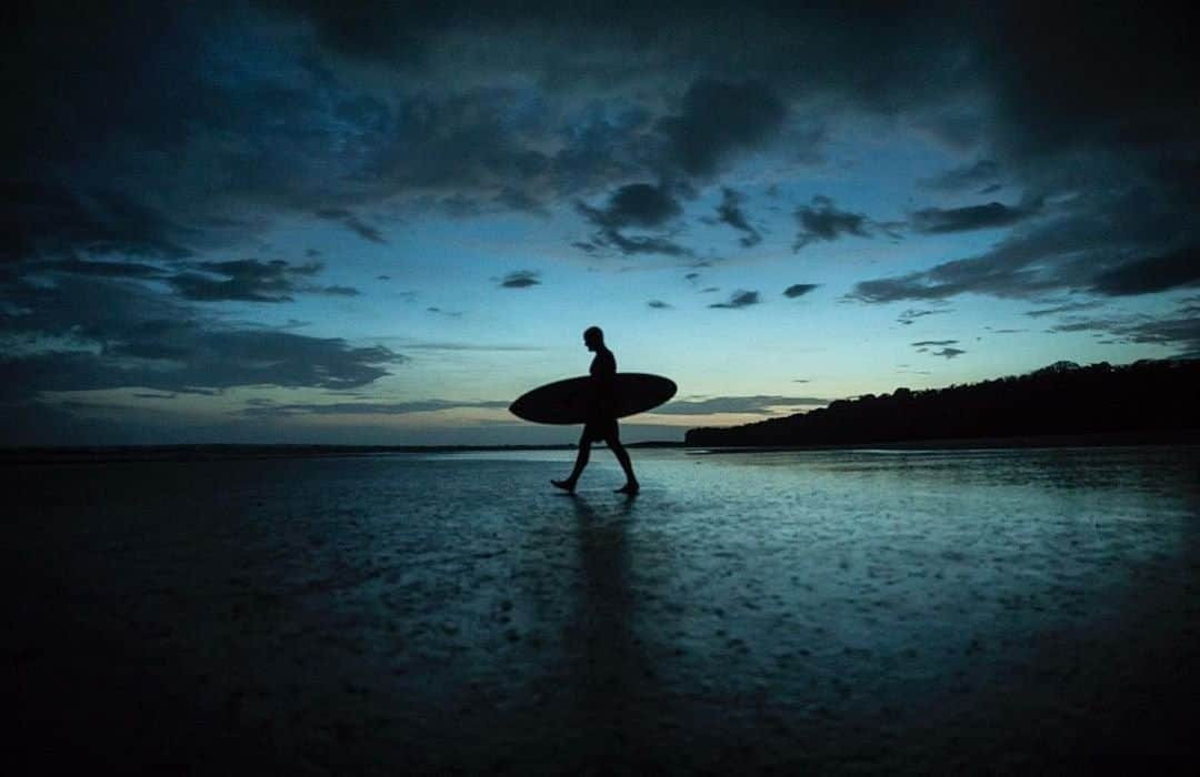 National Geographic Travelさんのインスタグラム写真 - (National Geographic TravelInstagram)「Photo by @jimmychin | Jeff Johnson enjoying light rain, last light, and a south swell. Subtlety and simplicity are worthy aspirations both in images and in life.  For more images of ocean adventures around the world, follow @jimmychin.」2月14日 6時05分 - natgeotravel