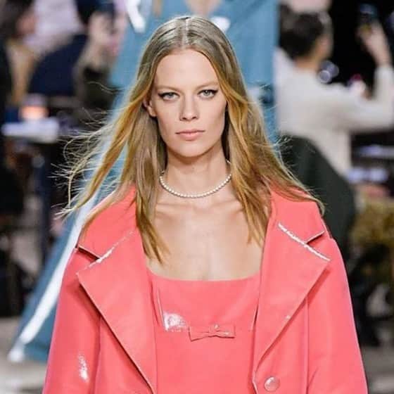 Lexi Bolingのインスタグラム：「Can’t get enough of this pink moment and how much @themarcjacobs continues to inspire me.  This show was TRULY one of a kind 💕💕💕 Thank you so much @kegrand @bitton」