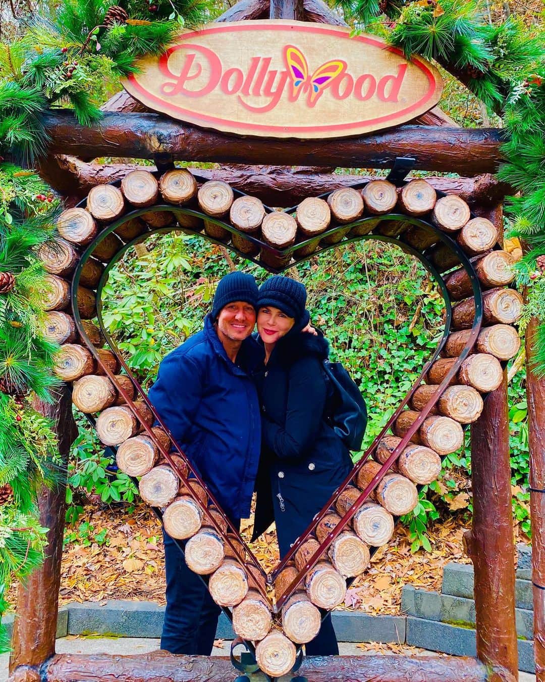 キース・アーバンのインスタグラム：「HAPPY VALENTINES DAY❤️🔥💋」
