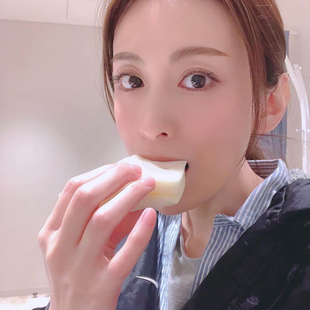 雛形あきこさんのインスタグラム写真 - (雛形あきこInstagram)「今日も一日頑張ろー #朝食 #サンドイッチを選びました」2月14日 6時49分 - akiko_hinagata
