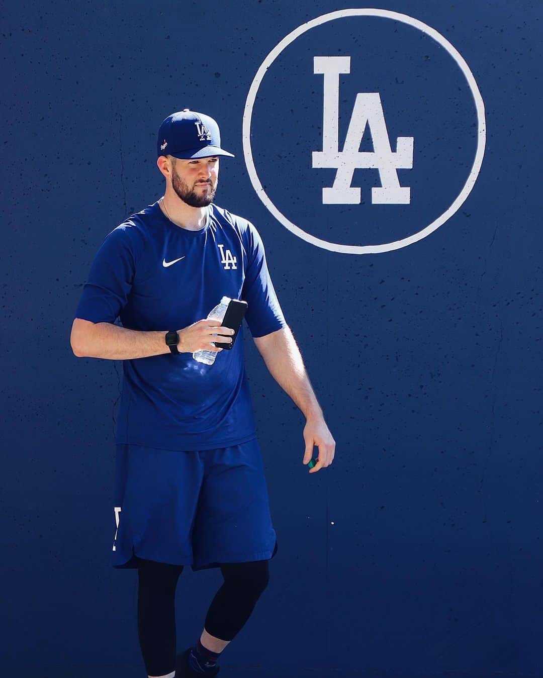 アレックス・ウッドのインスタグラム：「Beard SZN.」
