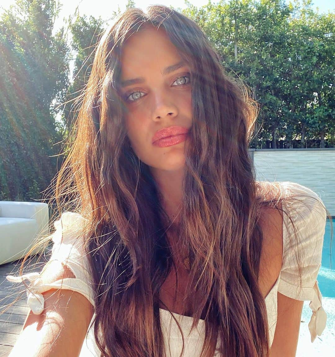 サラ・サンパイオさんのインスタグラム写真 - (サラ・サンパイオInstagram)「Blue lagoon vibes today」2月14日 7時36分 - sarasampaio