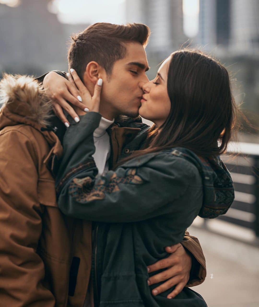 ミッチェル・オルベラのインスタグラム：「MY LOVE te amo con todo mi corazón! Soy la persona más feliz a tu lado! Gracias por tantas cosas buenas que has aportado a mi vida! Que dios bendiga mucho nuestra relación y estemos siempre juntos 😍 @kevinburyoficial」
