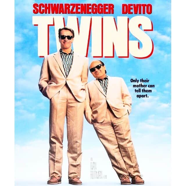 takuma watanabeのインスタグラム：「#Twins #😎😎 #📞 #💪🏻 #👱🏻‍♀️👱🏻 #🧸」