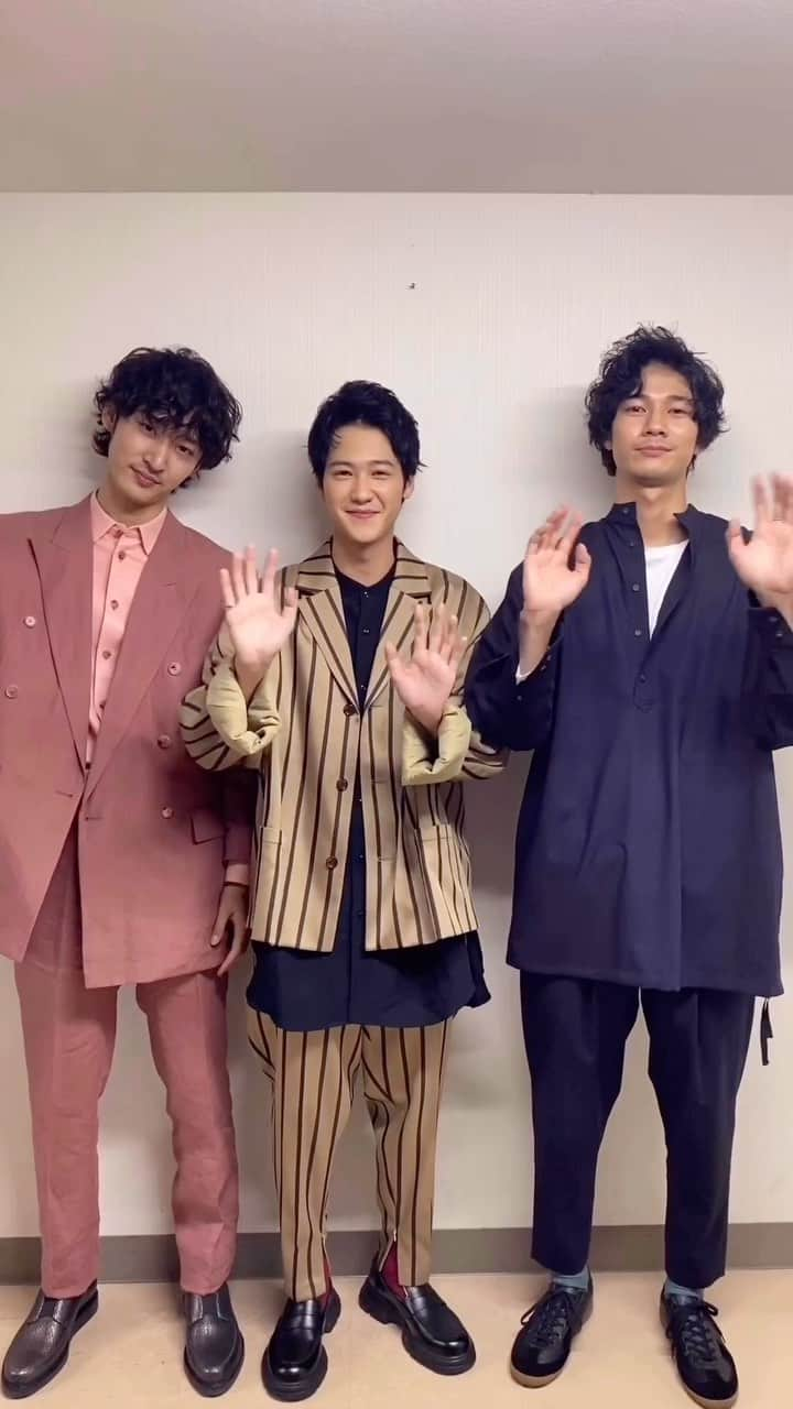 【公式】映画『サヨナラまでの30分』のインスタグラム：「﻿ ／﻿ 💘 #バレンタインデー 特別動画✨﻿ ＼ ﻿ ﻿ 🗣️トークテーマ﻿ 「自分が女子だったらECHOLLのメンバー誰にチョコ渡したい❓」﻿ ﻿ #サヨまで 仲良し3人組✌﻿ 葉山さん、上杉さん、清原さんがチョコを渡したい相手とは…😍🎁﻿ ﻿ #葉山奨之 #上杉柊平 #清原翔﻿ #サヨナラまでの30分﻿ #絶賛上映中🎉」