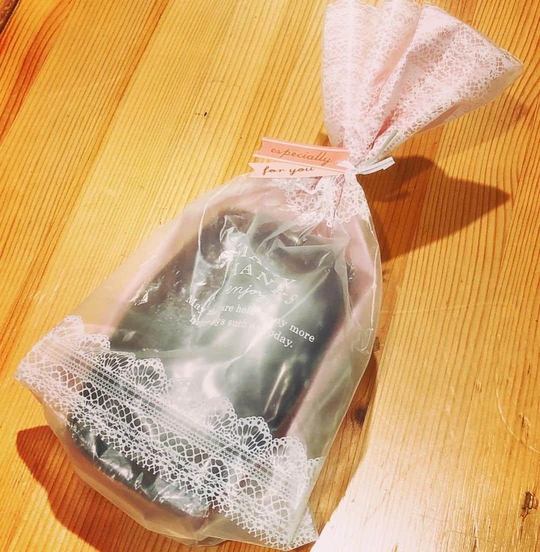 早瀬英里奈さんのインスタグラム写真 - (早瀬英里奈Instagram)「🍫HAPPY Valentine's Day💝 ・ 昨日、ある方にお菓子作りを教える為に急遽、クッキング教室を開きまして… 今年は久々にガトーショコラを作りました🌟 ・ 誰にあげるか決めてなかったのに、沢山作ってしまいました…🎁🎁🎁 ・ 皆さんは、どんなValentine's Dayを過ごしていますか🍫🍪🍰🍩🍮🥮🍬✨ ・ ・ ・ #valentinesday  #cooking  #gateauauchocolat  #バレンタインデー #手作り #ガトーショコラ #バタバタ撮ったから #映えてない  #素敵なバレンタインデーを 🍫 #早瀬英里奈 #erinahayase」2月14日 19時33分 - erina.hayase