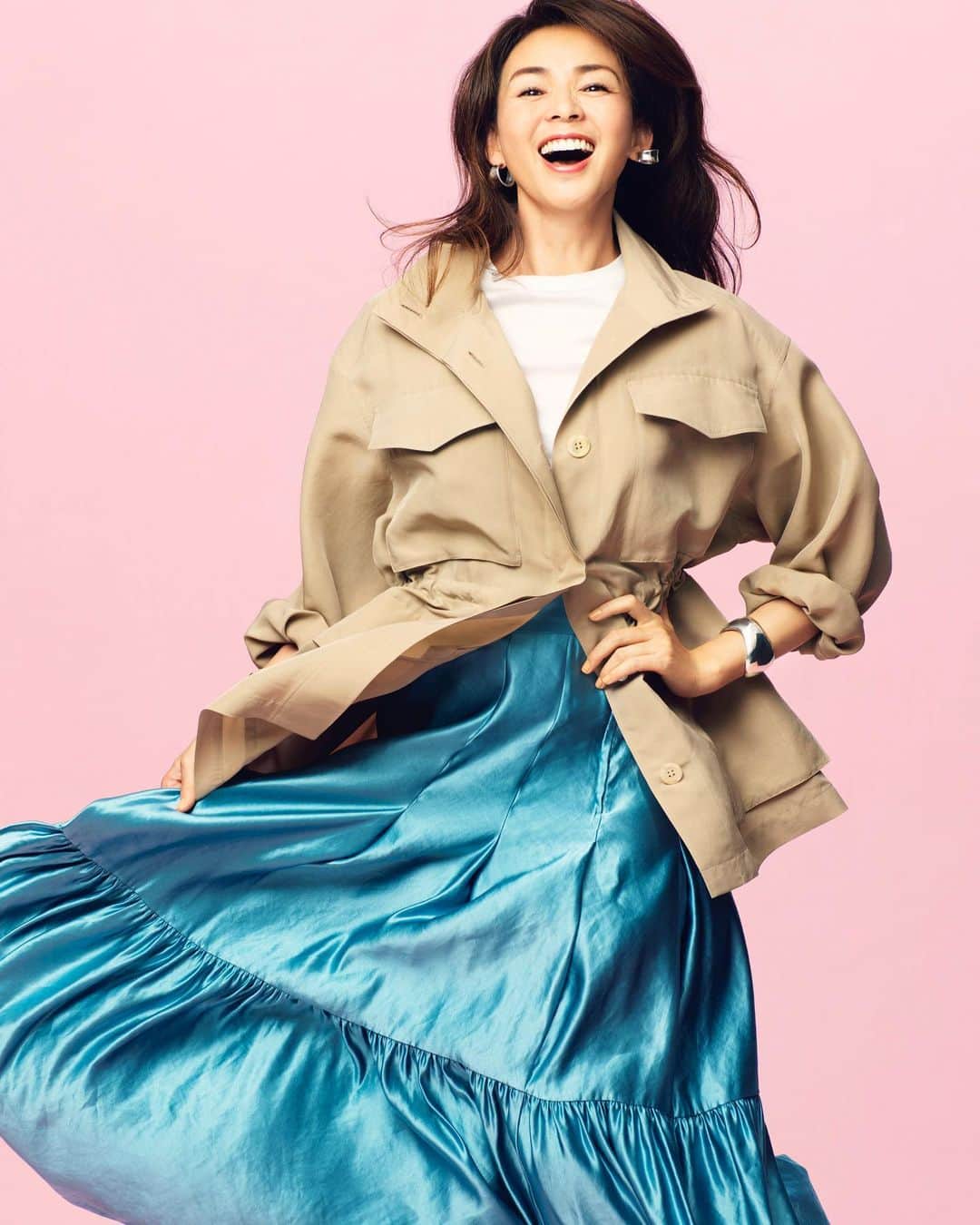 長山一樹のインスタグラム：「Marisol  表紙 @marisolmagazine  Model @shiho_style  Art director @fujimuramm88  Stylist @fumikotokuhara  Hair @sayuhdamiki  Make @aiko_o  #marisol #shiho #表紙 #photography #kazukinagayama #長山一樹 #hasselblad #h6d」