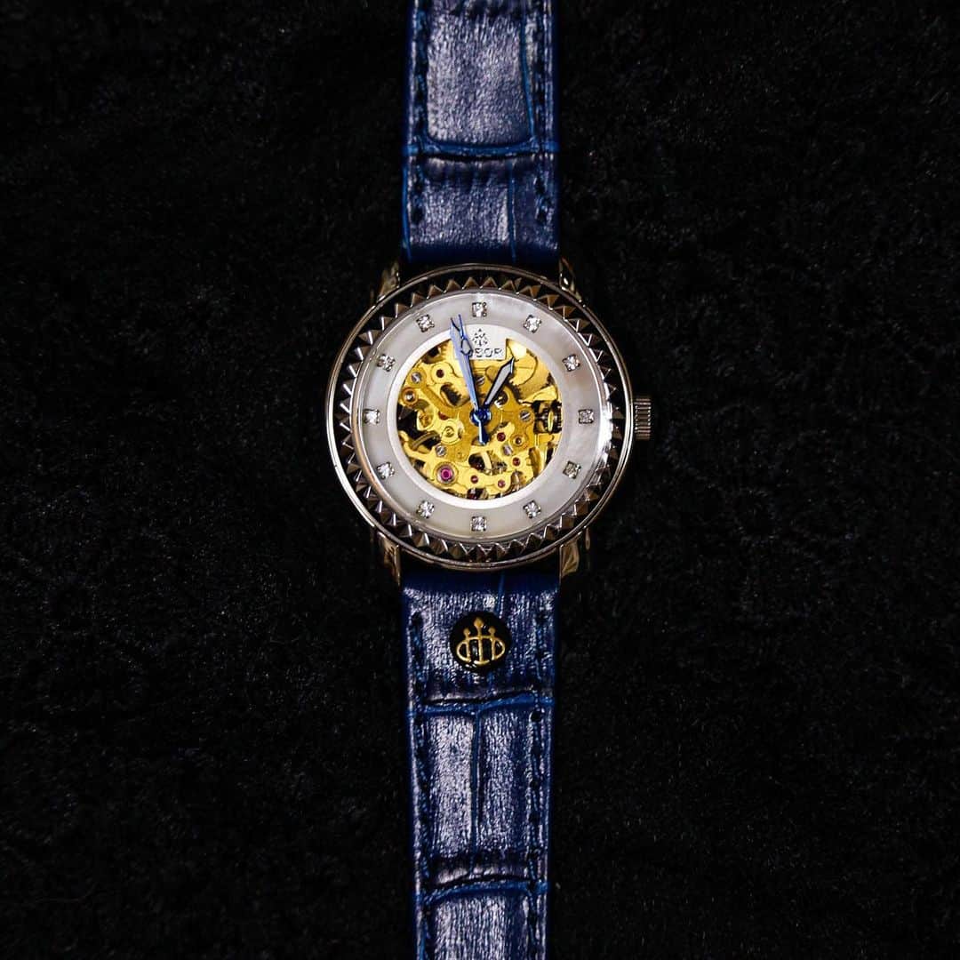 Sagiri Kitayamaさんのインスタグラム写真 - (Sagiri KitayamaInstagram)「アルテイシア「とってもオシャレな @loborjapan の腕時計⌚💕文字盤がスケルトンなので中がカチカチ動いているのが見えて、凄く可愛いの🥰他にも個性的で素敵なデザインの腕時計が沢山あるのでチェックして下さいね🌟→ @loborjapan  クーポンご使用で 10%OFFになります。｣ クーポンコード➡【 rerer122 】(使用期限は2020年1月23日より1年間)  #lobor #ロバー #時計 #腕時計 #手元倶楽部 #むにゃ毛祭 #キャスバル #ノルウェージャンフォレストキャット #ノルウェージャン #norwegianforestcat #norwegian #neko #ラグドール #ragdoll #ねこ #ねこ部 #ネコ #猫 #cat #cats #catlover #catstagram #catsofinstagram #instacat」2月14日 19時59分 - rererurerurela