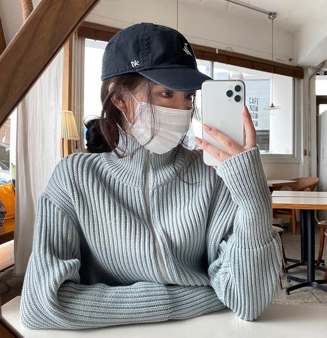 Chuuのインスタグラム：「오늘 하루도 수고하셨어용 츄멤님들💙」