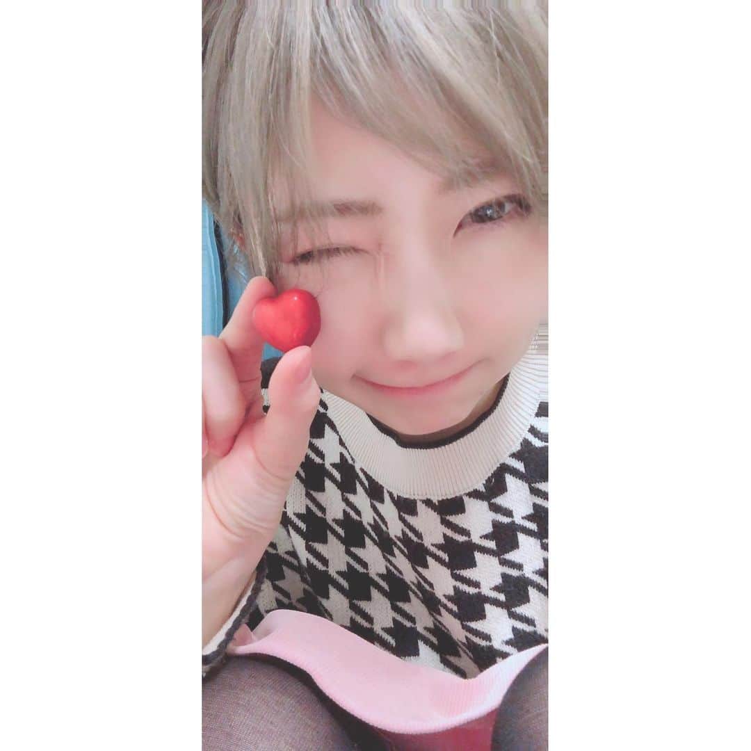 村本れいのインスタグラム：「﻿ ﻿ happy V's day💓﻿ ﻿ ﻿ ﻿ ﻿ ﻿ ﻿ #セルフィー　#ノーセット　#チョコの日🍫　﻿ #素敵な夜を❤️」