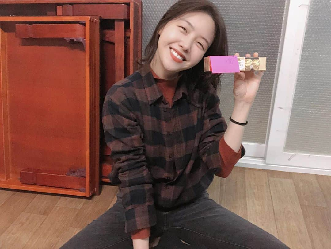 ミナ さんのインスタグラム写真 - (ミナ Instagram)「고마워 지나야🥰🍫」2月14日 20時34分 - bbang_93