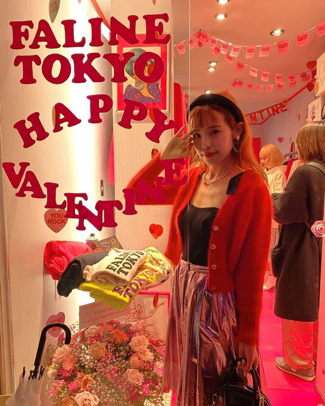 瀬戸あゆみさんのインスタグラム写真 - (瀬戸あゆみInstagram)「❤️💗Happy Valentine💗❤️﻿ ﻿ @falinetokyo のバレンタインパーティーに。﻿ @maisonfifichachnil のニットカーディガン、購入してすぐ着た🧶﻿ @liquem.tokyo × @yurippa93 のネックレスも💝﻿ @chut_intimates × @bakerelisa のボディースーツも💝 #valentine #liquem #falinetokyo #fifichachnil」2月14日 20時41分 - setoayumi