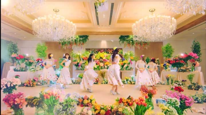 のインスタグラム：「i☆Ris 4thアルバム「Shall we☆Carnival」﻿ ﻿3.13(金)発売です🎉﻿ ﻿ リード曲の﻿ 『ハピラキ☆Dream Carnival』﻿ Music Videoが公開されました〜◎！﻿ ﻿ ﻿ Happyで華やかな﻿ i☆Risの色とりどりの声を活かした素敵な楽曲になりました💐﻿ ﻿ アルバム発売まであと1ヶ月☺︎﻿ ﻿ #新曲 #MV #大人になったね」