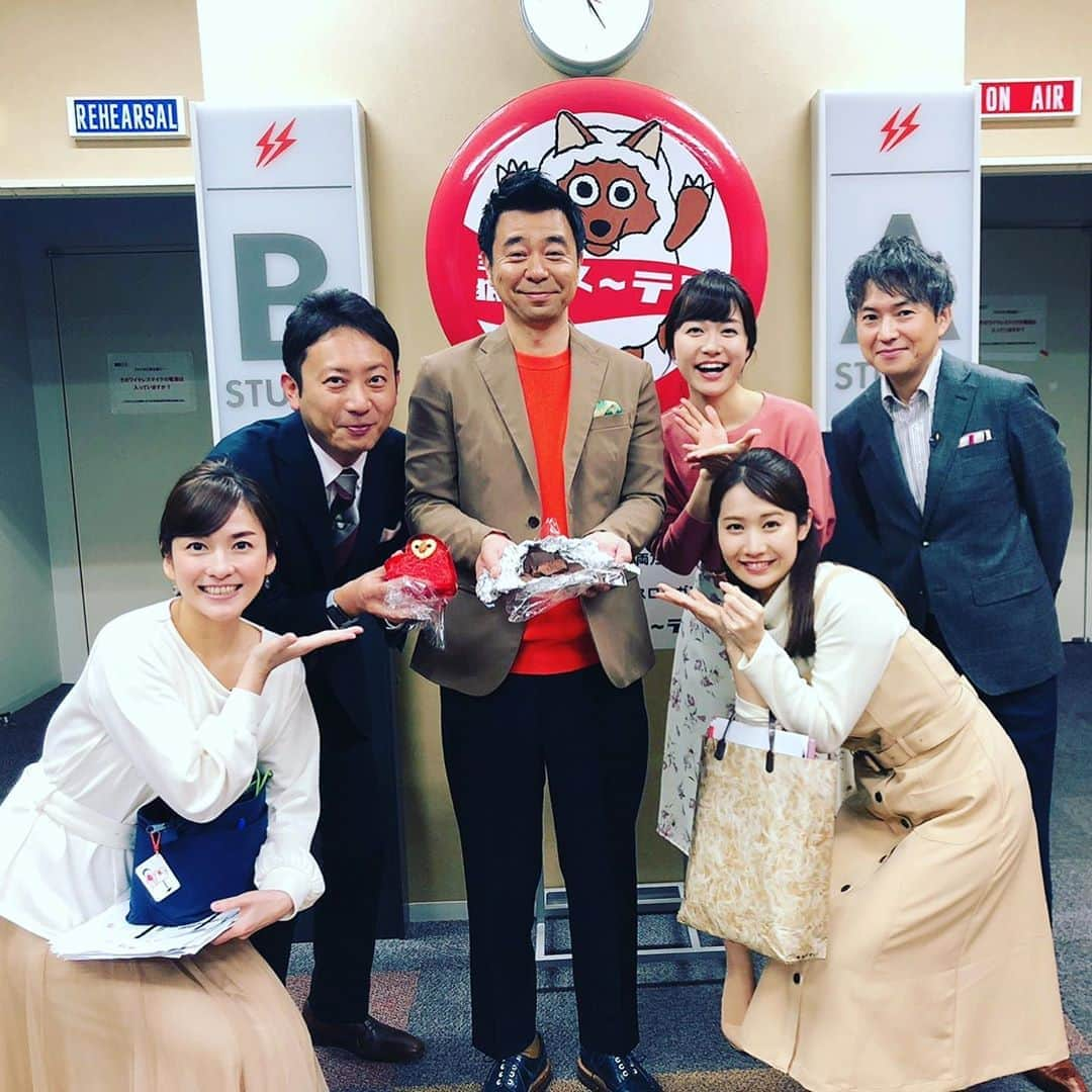 倉橋友和さんのインスタグラム写真 - (倉橋友和Instagram)「#メーテレ #アップ 放送終了後に#よゐこ #有野晋哉 さんから、なんと手作りのクッキー頂きました🍪このデザインは私、倉橋をイメージしてくれたそうです🐦#濱口優 さんとの#バレンタインデー 準備の様子は#youtube #よゐこチャンネル で公開されます。楽しみ！ #メーテレアップ #アップは午後3時46分から #アップの特集は午後6時15分から #アナウンサー #鈴木しおり #星恭博 #石神愛子 #倉橋友和 #伊豆蔵将太 #濱田隼 #島津咲苗 #気象予報士 #山田修作 #修作さん #冨永幸」2月14日 20時52分 - nbn_kurahashi