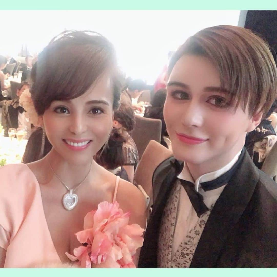 麻美さんのインスタグラム写真 - (麻美Instagram)「マット化💕 ． MECENAT GALA ． 有名人、著名人の方々 沢山いらっしゃる中〜💕 ． やっぱりお写真撮りたかったのはマット様でした🙏 ． 一瞬💦 マネキンなの❓って思うほど🥰🥰🥰 ． 高身長でお顔が小さくて 真っ白で… 本当に目立つ👏 優しくて素敵な方でした🙌 ．  #hearst#mecenat #mecenatgala2020  #luxurymedia  #charity#charityauction  #bvlgari#perrierjouet  #theginza #giorgioarmani  #婦人画報#美しいキモノ #25ans #richesse #ml #こどもの本の森中之島 #マット化」2月14日 20時53分 - mami0s