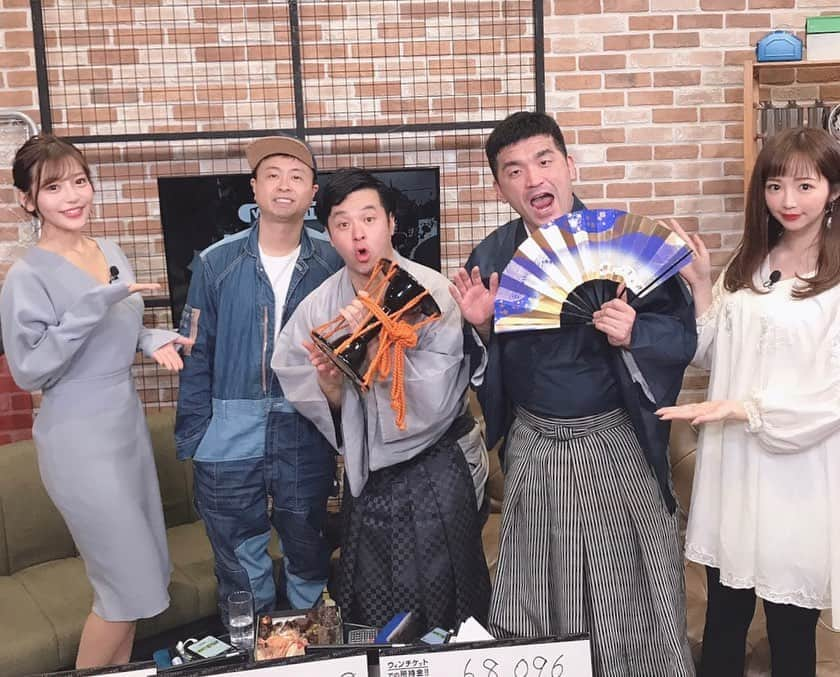 COCOさんのインスタグラム写真 - (COCOInstagram)「. 先日#ミッドナイト競輪 @abematv に出演させていただきました📱❤︎ なんと今回、回収率137%でした👏 少しお勉強した甲斐があった！🥰 わかってくると楽しいっ☺️ . #河本準一 さん　#すえひろがりず さん 終始面白くてずっと笑ってました🤣❤︎ 楽しい生放送、ありがとうございました💕 . #midnight競輪 #abematv #ミッドナイト競輪in玉野」2月14日 12時01分 - coco_coco000