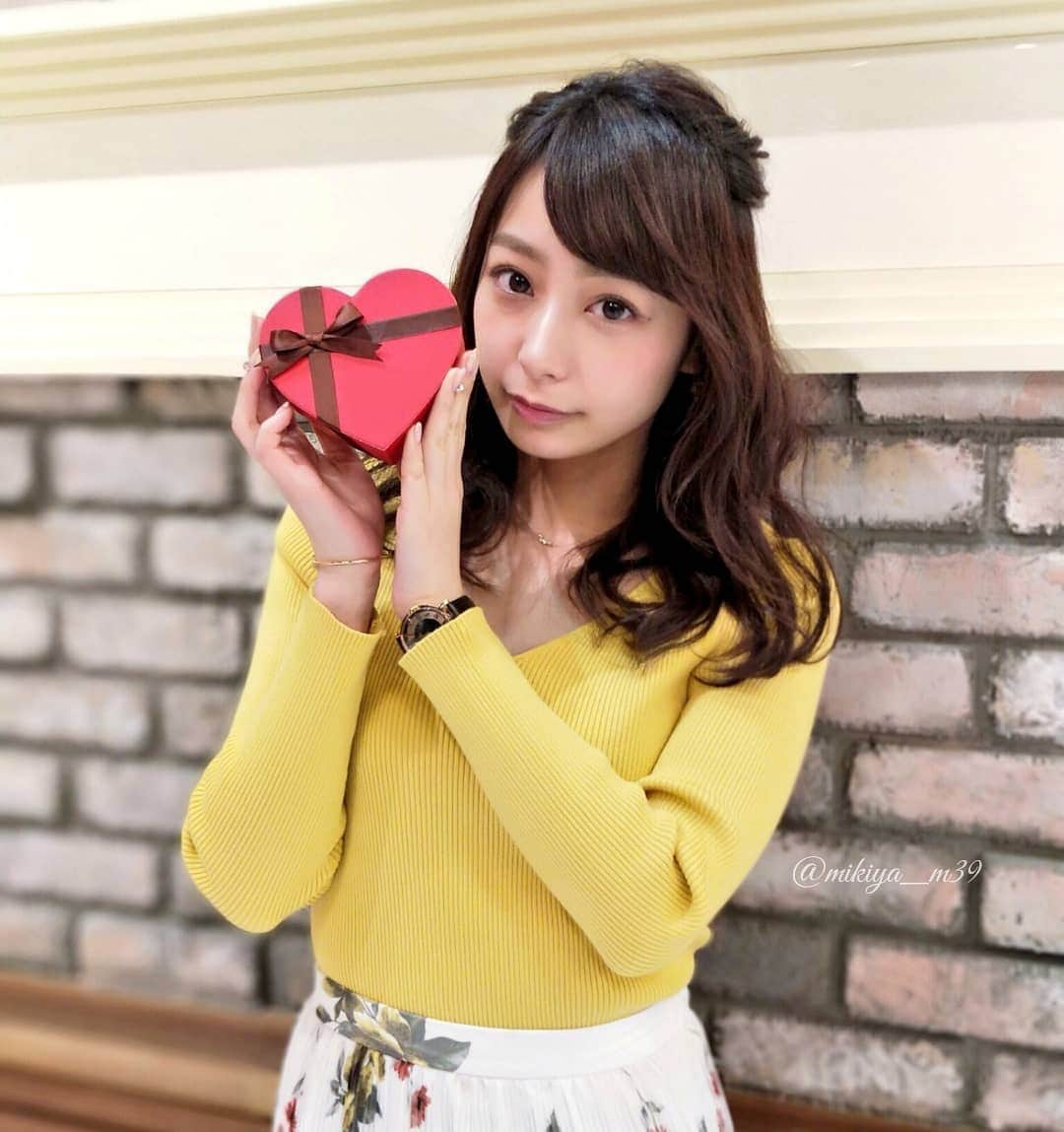 女子アナ好きみっきーさんのインスタグラム写真 - (女子アナ好きみっきーInstagram)「宇垣美里ちゃん❤️ うがっきーからバレンタインチョコだお😁💓 . #バレンタインデー #valentine#happyvalentinesday . #宇垣美里 #うがっきー #うがみさ #うがみー #アナウンサー #フリーアナ #タレント #かわいい #ナイスバディ #misatougaki #kawaii #cute #pretty #beautiful」2月14日 12時11分 - mikiya_m39