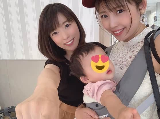 室照美のインスタグラム：「残り10席切りましたー❗️ あす予定空いたわ！！！ という方 大歓迎でっす☺️ 15日(土)12:30〜 #渋谷ロフトヘブン ご予約お願いしまーす♡  @michiru1119 @nakamura_ai  #お耳の人妻ライブ #プレゼント 🎁あり #中村愛 #星野みちる #室照美 #ラジオパーソナリティ  loft-prj.co.jp/schedule/heave…」