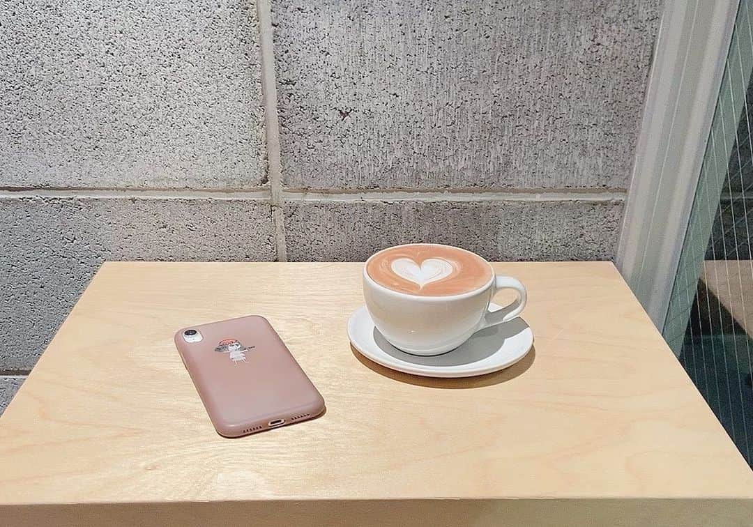みさねのインスタグラム：「ㅤ ㅤ ㅤ サイバーセキュリティ月間のインフルエンサーを務めます✊🏻​ ㅤ 気をつけたいスマホの使い方📝​ ㅤ カフェとかでスマホをテーブルにおいて席とりしてない？​ ㅤ 目を離した隙にスマホや大事なデータが盗まれる可能性があるけんめっちゃ危険！！！​ ㅤ スマホは肌身離さず持つようにみんなも気を付けよ〜🍓​ ㅤ #サイバーセキュリティは全員参加 #pr」