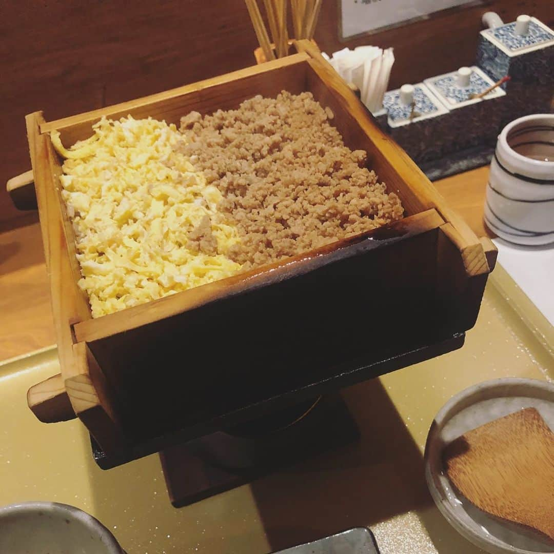 平井喜美さんのインスタグラム写真 - (平井喜美Instagram)「📍炭火焼鳥いこか﻿ ﻿ 美味しいと教えていただき、行ってきました🐣🤍﻿ めちゃくちゃジューシーでセセリなんてバインバインっ🤤﻿ びっくりしたのが、うずら🥚！こんなのはじめて🤭🤍な半熟というか何というか。。あーまた食べたい…🤤﻿ ﻿ 美味しいもん食べるの幸せだな〜🤍💛🤍💛﻿ ﻿ #炭火焼鳥いこか #大阪グルメ #焼鳥 #dinner #foodstagram #instagood #食べるの大好き #美味しいもの巡り #genic_food #happyfood #japanesefood」2月14日 12時31分 - yoshimi1111