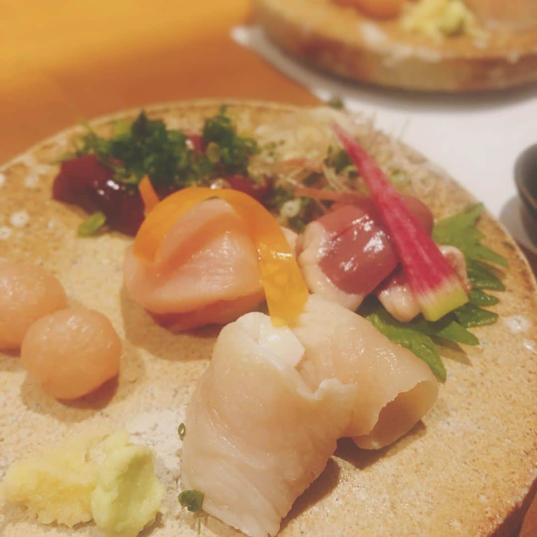 平井喜美さんのインスタグラム写真 - (平井喜美Instagram)「📍炭火焼鳥いこか﻿ ﻿ 美味しいと教えていただき、行ってきました🐣🤍﻿ めちゃくちゃジューシーでセセリなんてバインバインっ🤤﻿ びっくりしたのが、うずら🥚！こんなのはじめて🤭🤍な半熟というか何というか。。あーまた食べたい…🤤﻿ ﻿ 美味しいもん食べるの幸せだな〜🤍💛🤍💛﻿ ﻿ #炭火焼鳥いこか #大阪グルメ #焼鳥 #dinner #foodstagram #instagood #食べるの大好き #美味しいもの巡り #genic_food #happyfood #japanesefood」2月14日 12時31分 - yoshimi1111