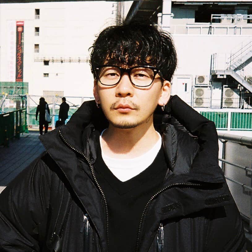のインスタグラム：「#NTS_People #昭和 #名作 #セルロイド #メガネ  Brand: NTS Model: No.3 Color: クロ  Photo : @junichi__tashiro」