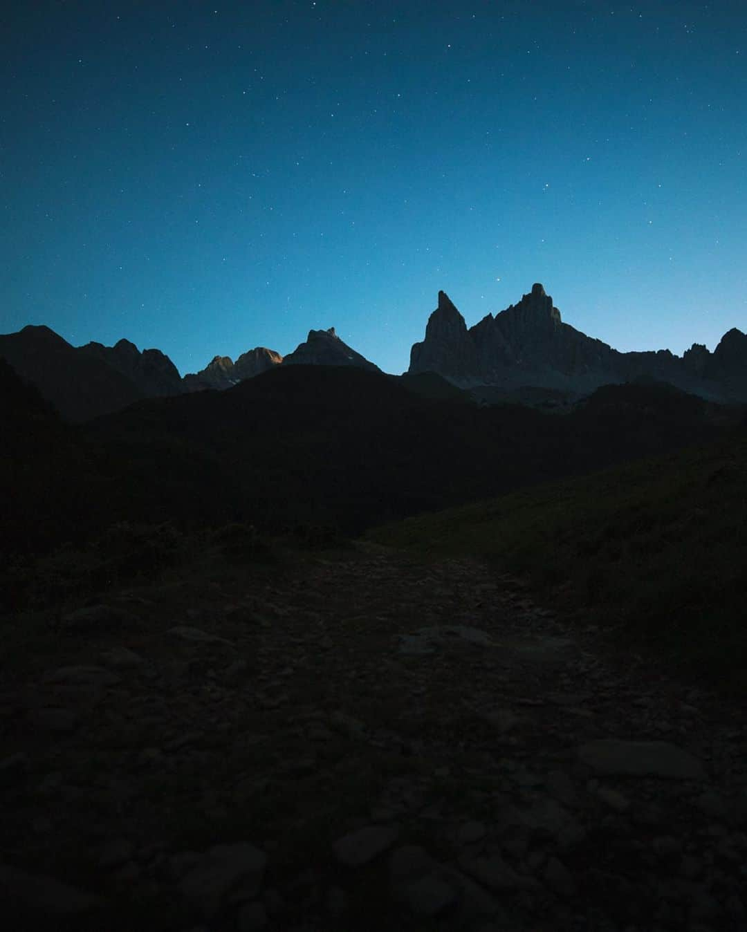 Alex Strohlさんのインスタグラム写真 - (Alex StrohlInstagram)「Day dreaming of the Pyrenees.. Will be hosting a photo retreat in these mountains this summer. If a week of hiking, swimming and delicious cheese sounds like your thing DM me I’ll send you the link to sign up 🤘」2月14日 12時47分 - alexstrohl