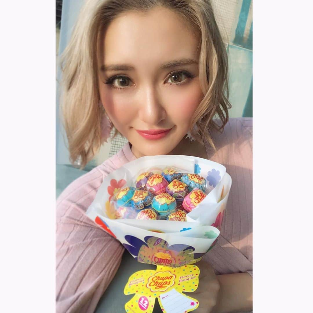 カナさんのインスタグラム写真 - (カナInstagram)「Happy Valentine's Day!!💐 #チュッパチャプス の キャンディーブーケ可愛い🍭😍🎀 ． 今月の後半のスケジュールCheckしてね🗓🎶 ． Saturday 15 Feb  HouseCream ft BIKINI NIGHT @club_camelot 渋谷 ． Sunday 16 Feb  Bリーグ　2019-20シーズン「ダムズサンクスデー」 新潟アルビレックスBB VS アルバルク東京 @ 新潟市 東総合スポーツセンター（新潟）※ デイタイム ． Saturday 22 Feb  BIKINI NIGHT ageHa @agehatokyo  island 新木場 ． Monday 24 Feb  TeamK LIVE @ ボートレース児島　岡山 ． Friday 28 Feb  1st. ANNIV. @seloctagontokyo_official 六本木 ． #cyberjapan」2月14日 12時47分 - _kana627_