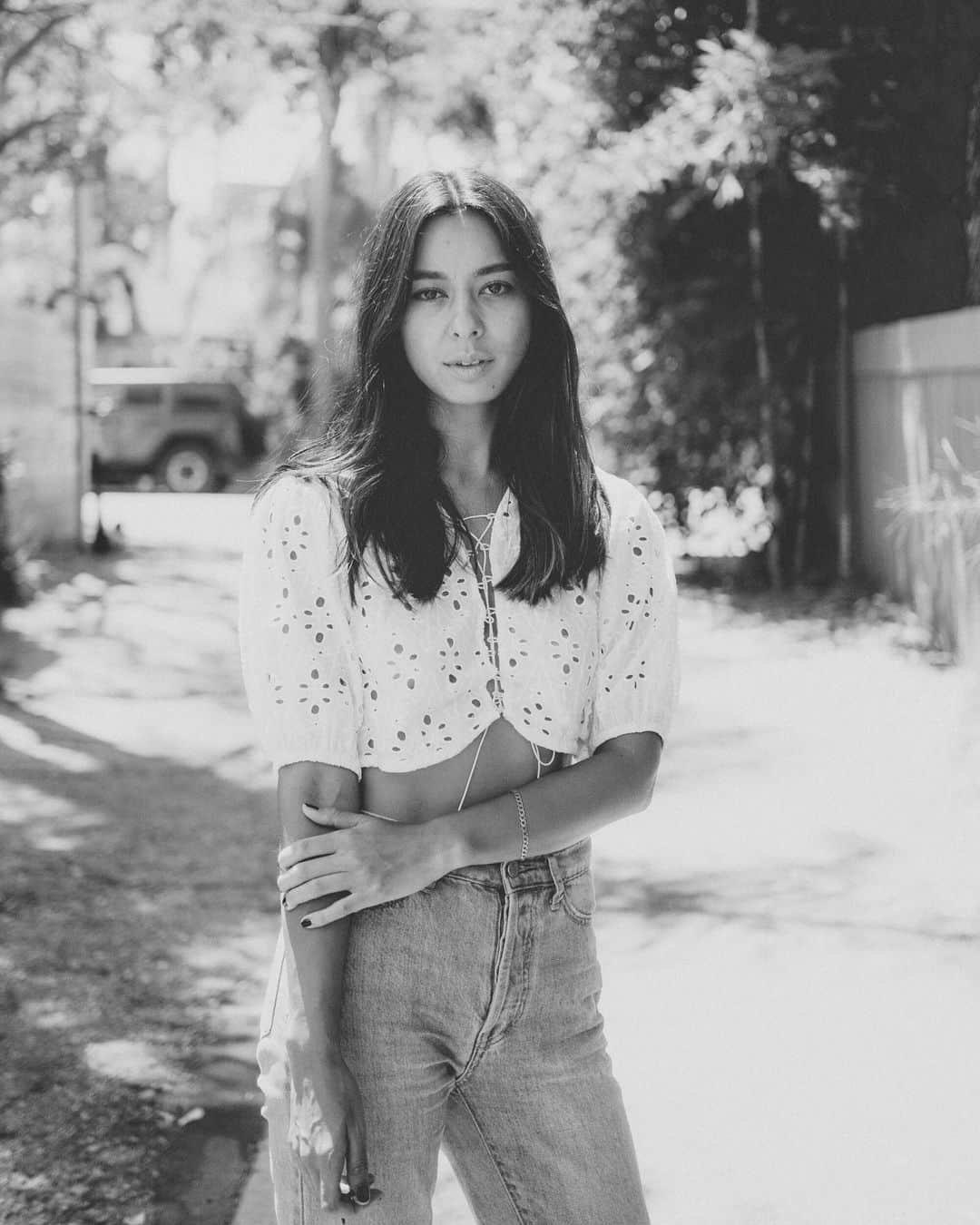 MiChiのインスタグラム：「Missin’ that Cali life right about now. Dying from allergies here 😭🌾 日本の花粉症レベルの高さ完全に忘れてた。昨日まじでくらったわー笑笑 イッライラ😂 今日はめっちゃましで幸せすぎる🖤 これ、どしよかね。治したいね〜みんなどうしてる？🤔 📷// @augustop  #calilife#花粉症#tb#venice」