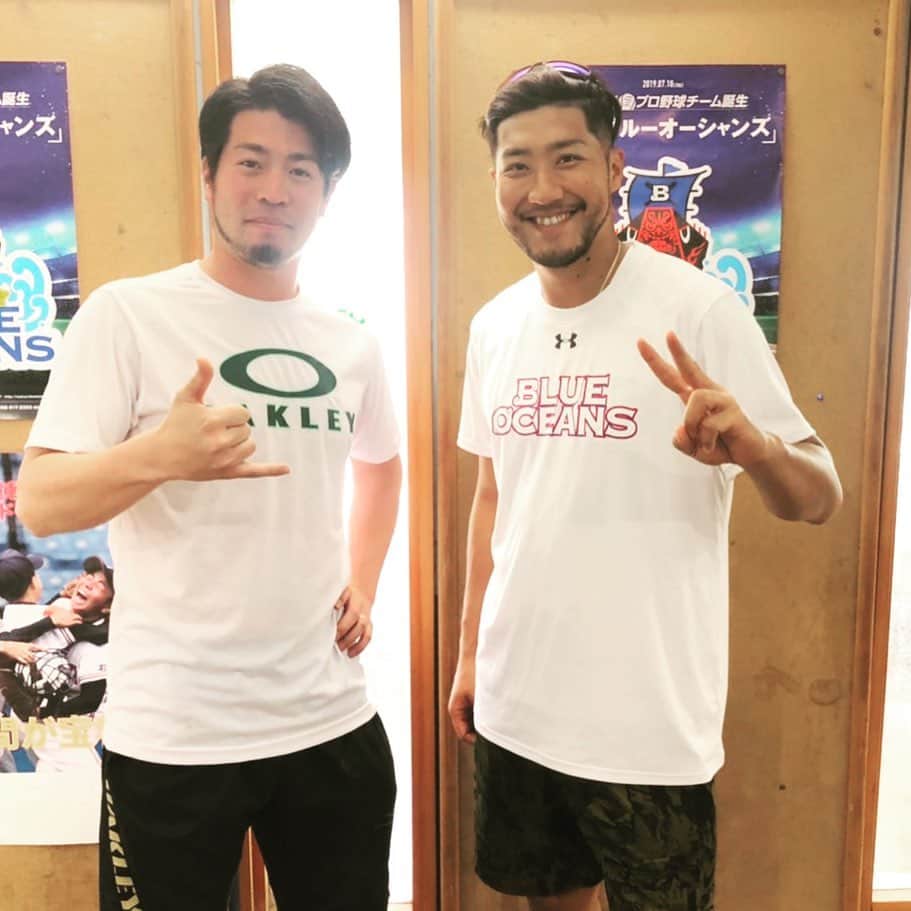 のインスタグラム：「先日の練習では高校の１つ上の先輩にあたる田中さんが琉球ブルーオーシャンズの練習場に来てくれました！ お互い頑張りましょう！(^^) #琉球ブルーオーシャンズ  #oakley #2xu  #東海大翔洋 #東海大」